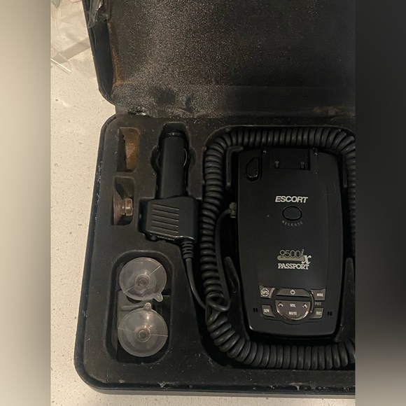 Passport Escort 9500ix Black Radar Detector - Picture 6 of 6